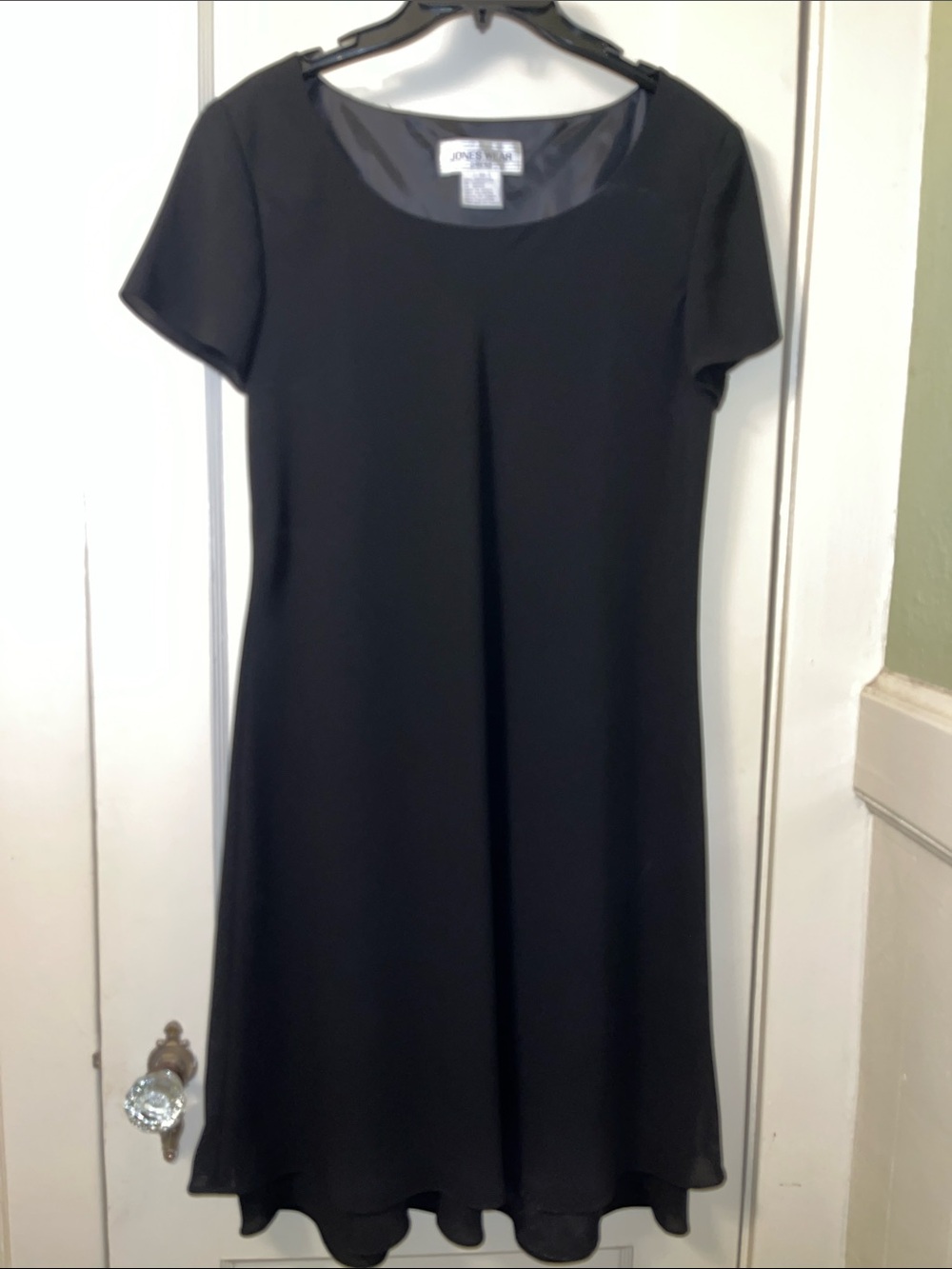 Jones Wear Classic Black Short-Sleeve Flared Dress